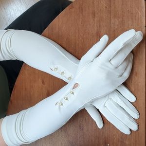 White Vintage Gloves